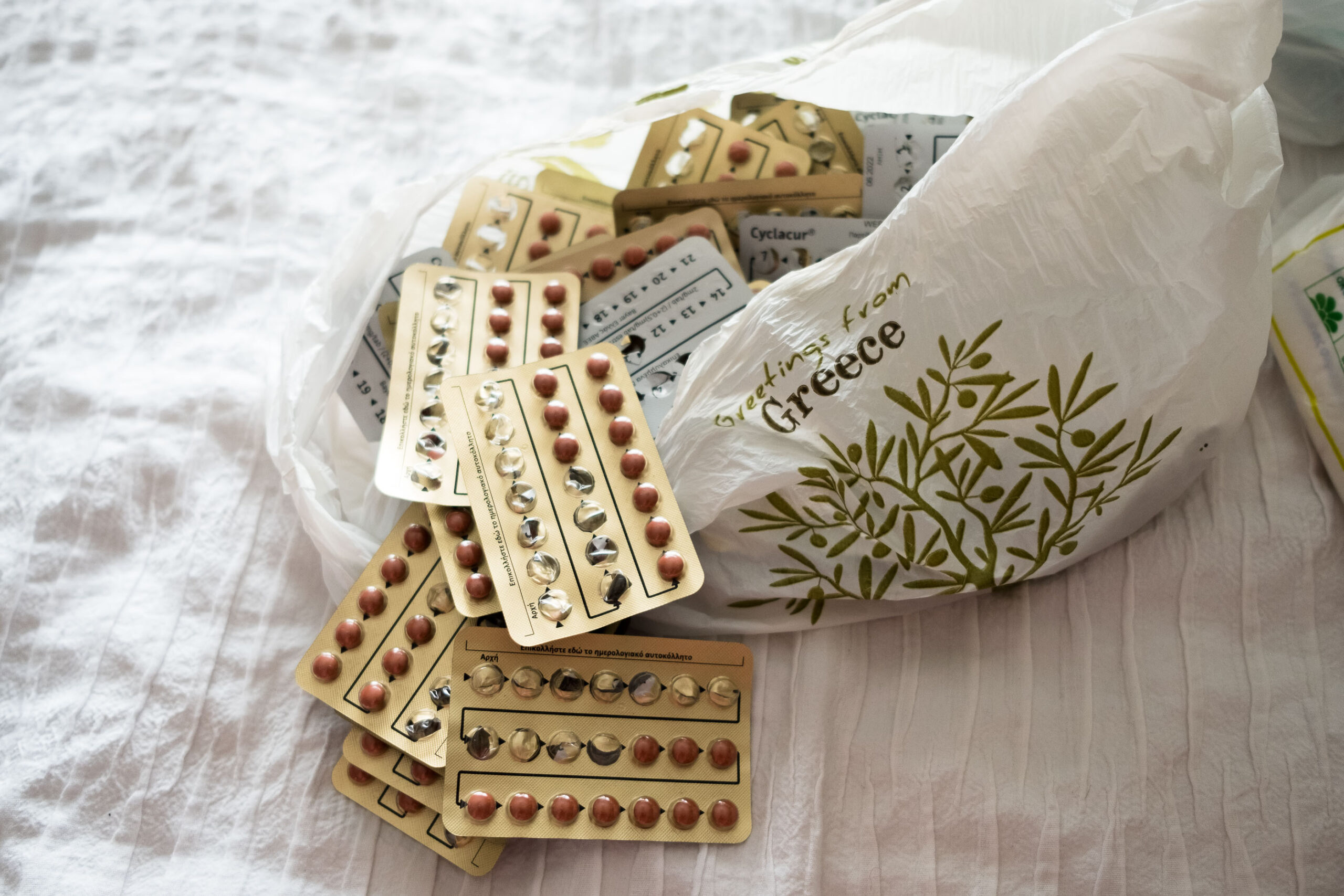 Pink_line_greetings_from_greece